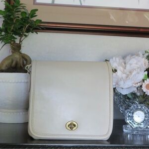 Vintage Coach Companion Flap Bag 9075 Glovetanned Leather Crossbody Turn Lock